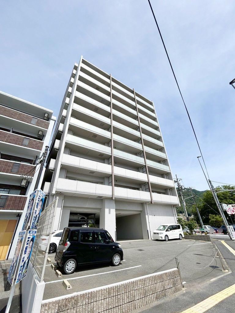 2LDK+S apartment in Asaminami Ward, Hiroshima - Photo 1