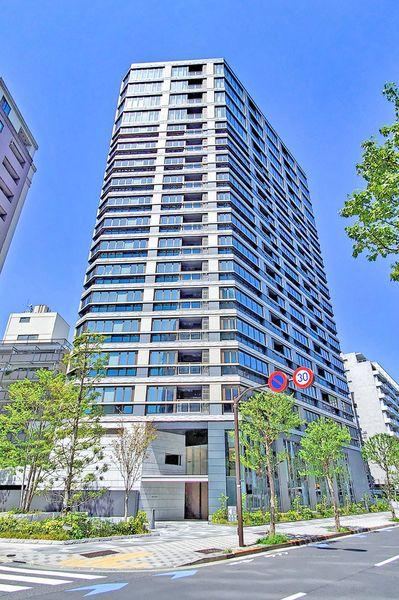 2LDK apartment in Chiyoda Ward, Tokyo - Photo 1