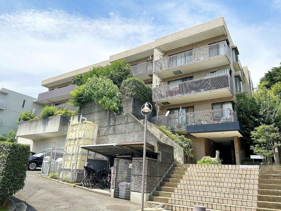 3LDK apartment in Shinjuku Ward, Tokyo - Photo 1