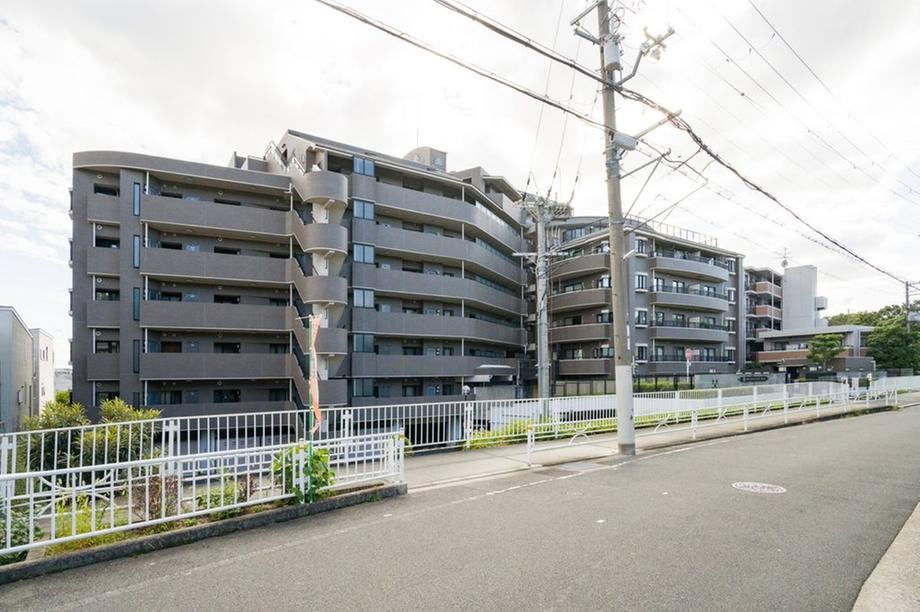 2LDK apartment in Suita, Osaka - Photo 1