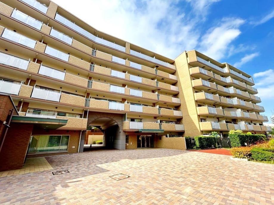 3LDK apartment in Tsurumi Ward, Yokohama, Kanagawa - Photo 1