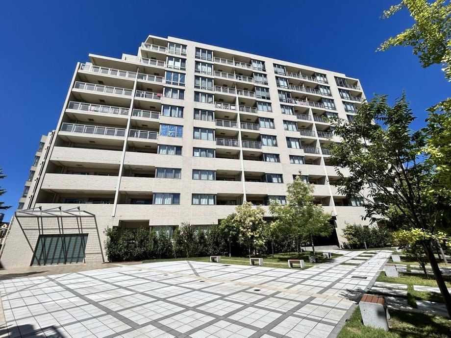 3LDK apartment in Minami Ward, Yokohama, Kanagawa - Photo 1