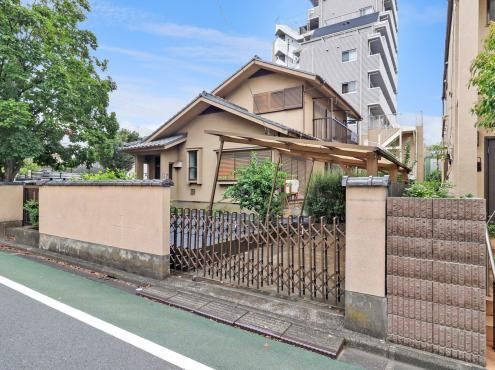 268 m² land in Fuchu, Tokyo - Photo 1