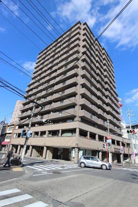 4LDK apartment in Iwakuni, Yamaguchi - Photo 1