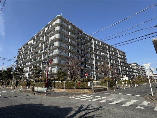 3DK apartment in Koshigaya, Saitama - Photo 1