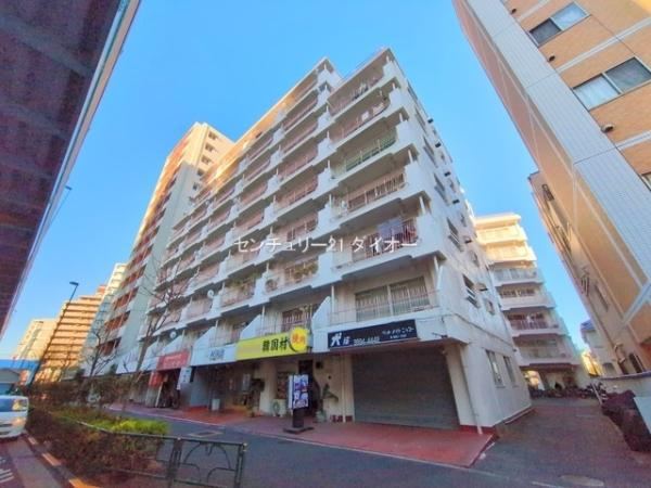 2LDK apartment in Katsushika Ward, Tokyo - Photo 1
