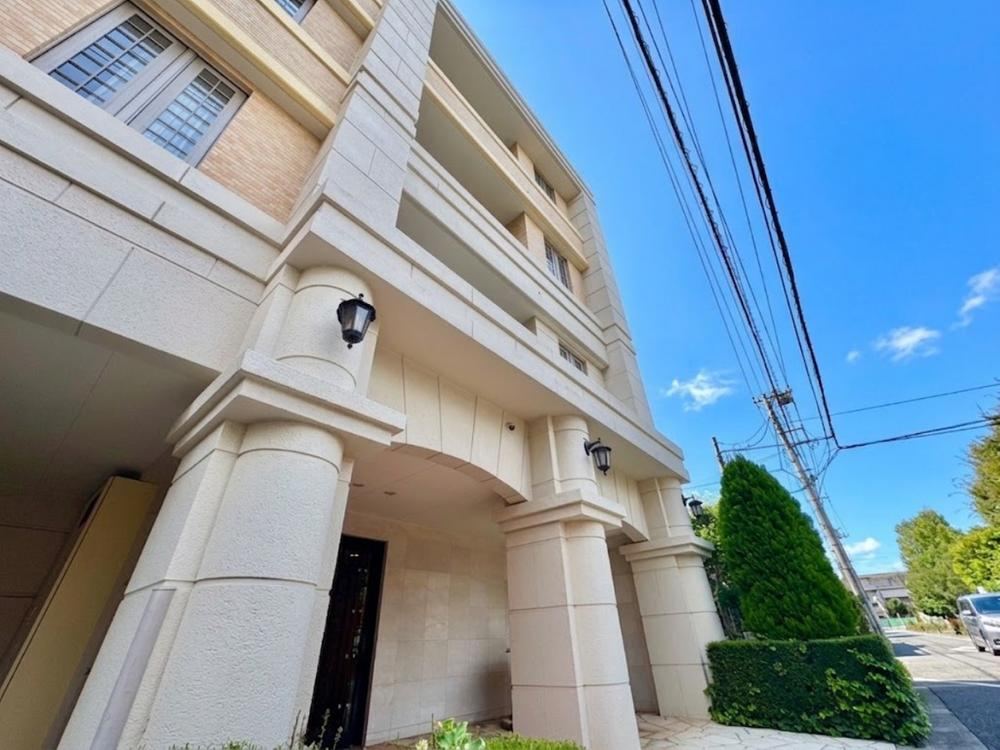 3LDK apartment in Nerima Ward, Tokyo - Photo 1