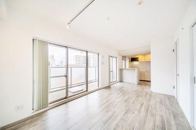 2LDK+S apartment in Higashinada Ward, Kobe, Hyogo - Photo 1