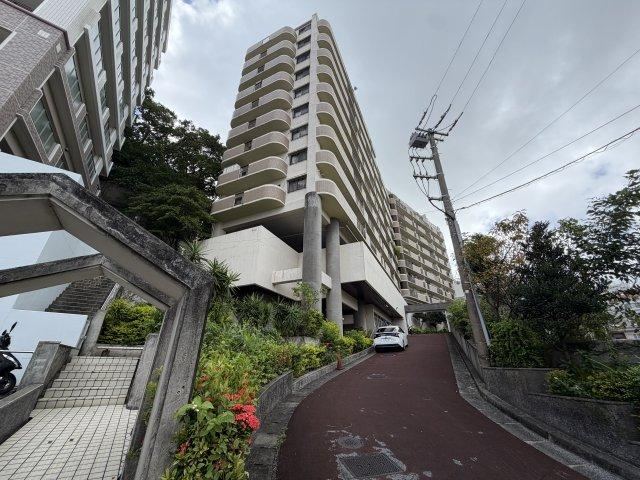4LDK apartment in Naha, Okinawa - Photo 1