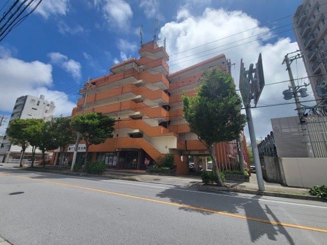 3LDK apartment in Naha, Okinawa - Photo 1