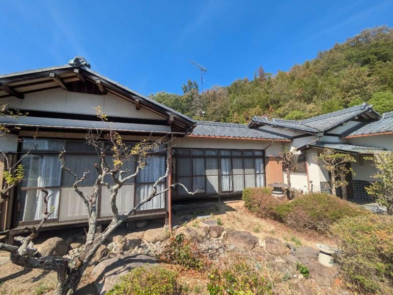 5DK house in Takamatsu, Kagawa - Photo 1
