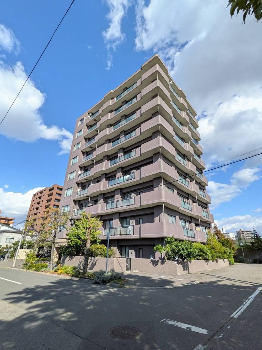 4LDK apartment in Chuo Ward, Sapporo, Hokkaido - Photo 1