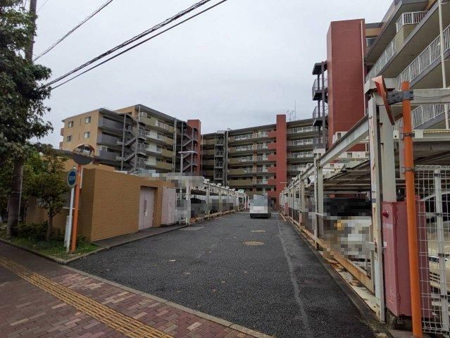 2LDK apartment in Kuki, Saitama - Photo 1