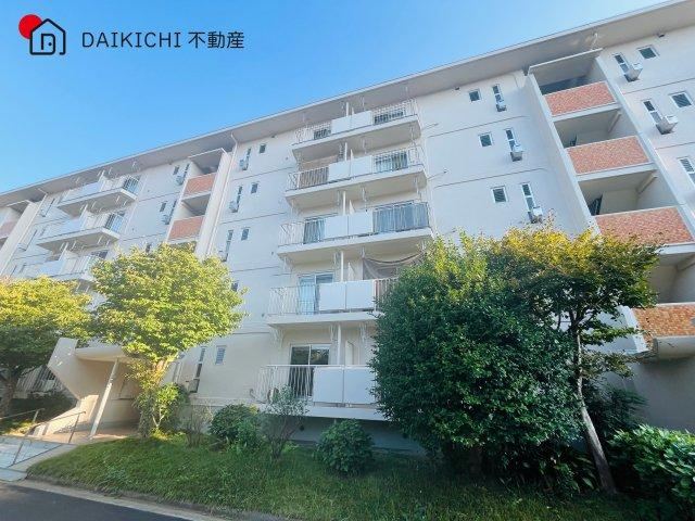 2LDK apartment in Sakado, Saitama - Photo 1