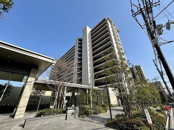 2LDK apartment in Higashiyodogawa Ward, Osaka - Photo 1
