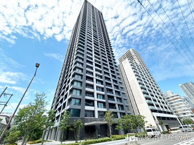 3LDK+S apartment in Kita Ward, Osaka - Photo 1