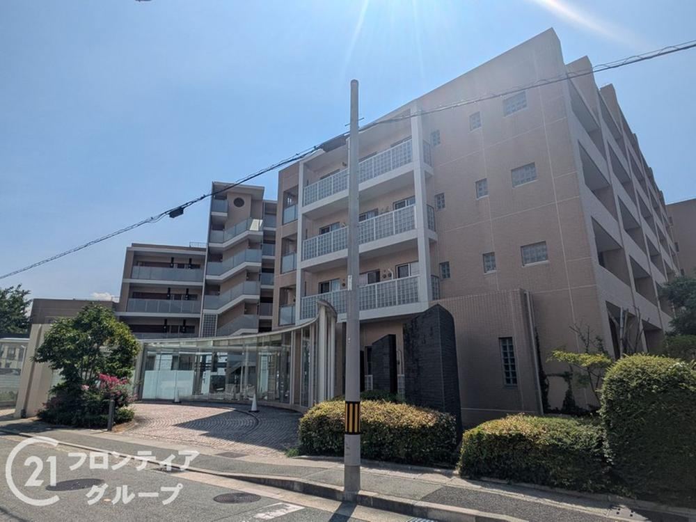 3LDK apartment in Higashinada Ward, Kobe, Hyogo - Photo 1