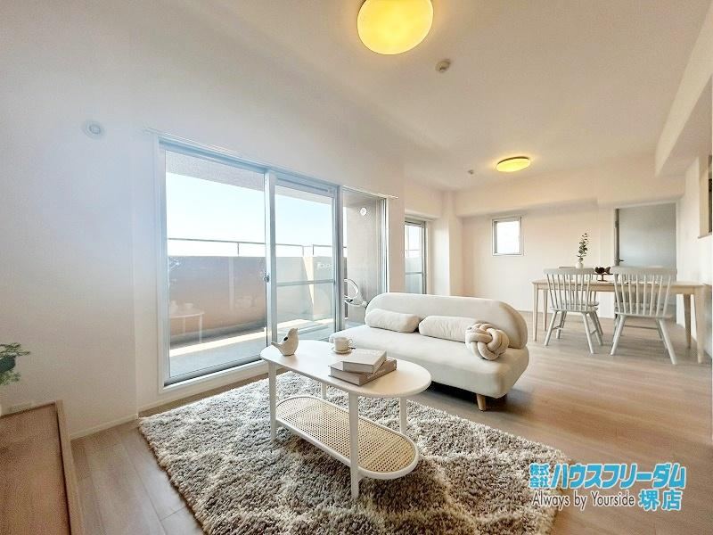 3LDK apartment in Sakai Ward, Sakai, Osaka - Photo 1