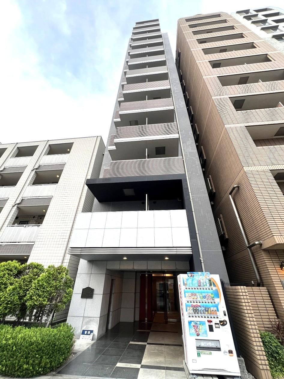 1LDK apartment in Shinjuku Ward, Tokyo - Photo 1