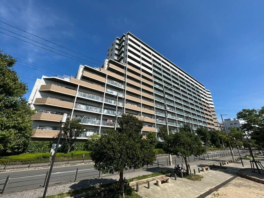 3LDK apartment in Tsurumi Ward, Osaka - Photo 1