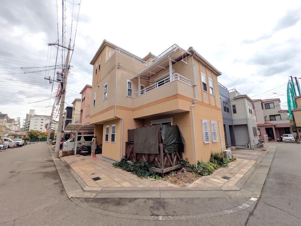 4LDK house in Takarazuka, Hyogo - Photo 1