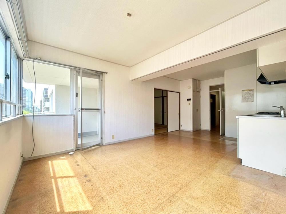 2LDK apartment in Suita, Osaka - Photo 1