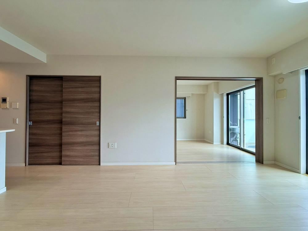 2LDK+S apartment in Edogawa Ward, Tokyo - Photo 1