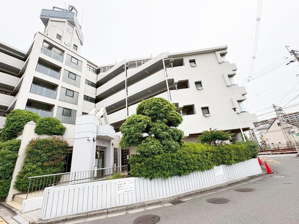 3LDK apartment in Hirakata, Osaka - Photo 1