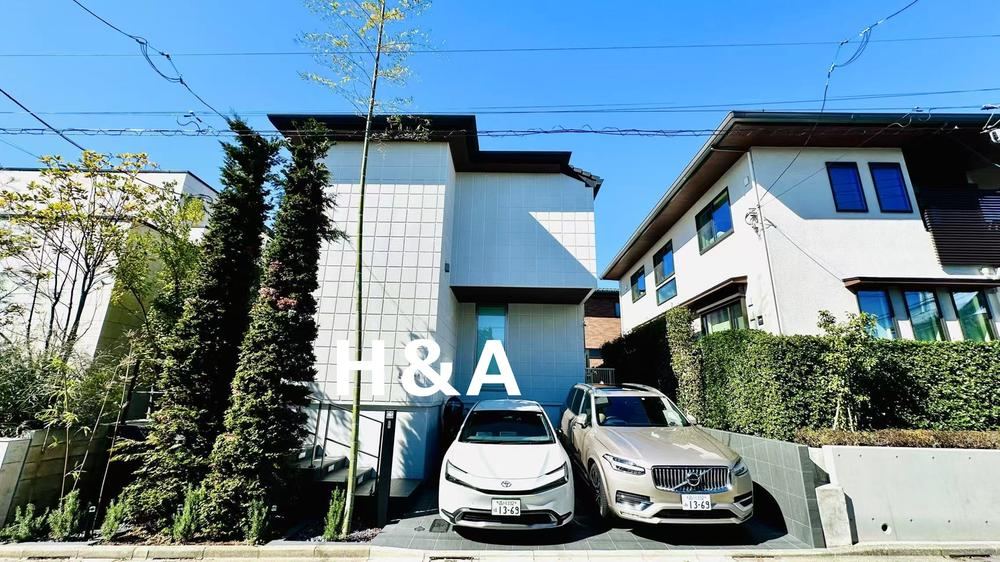 4LDK house in Ota Ward, Tokyo - Photo 1