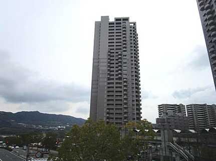 3LDK apartment in Asaminami Ward, Hiroshima - Photo 1