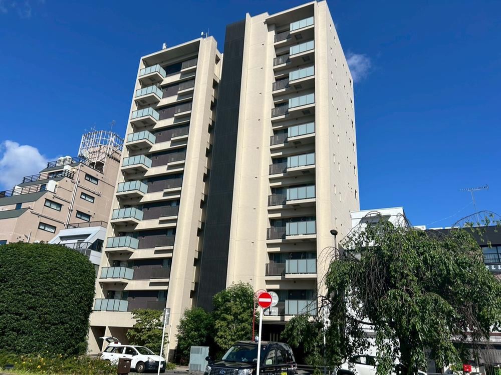 2LDK apartment in Shinagawa Ward, Tokyo - Photo 1