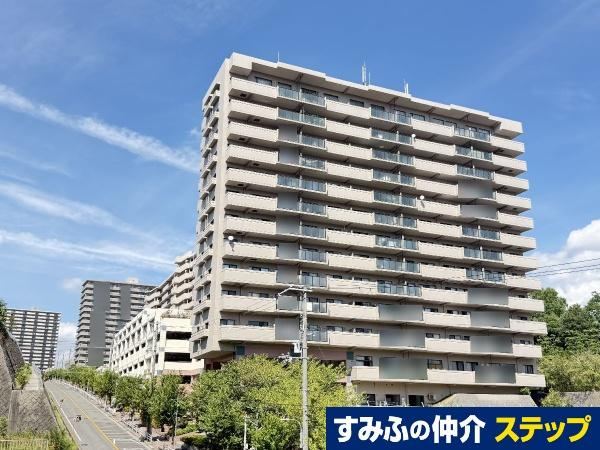 3LDK apartment in Suma Ward, Kobe, Hyogo - Photo 1
