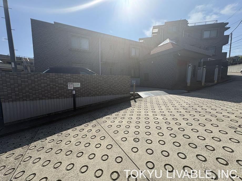 3LDK apartment in Tsurumi Ward, Yokohama, Kanagawa - Photo 1