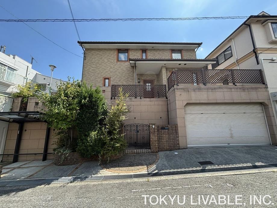 4LDK+S house in Suita, Osaka - Photo 1
