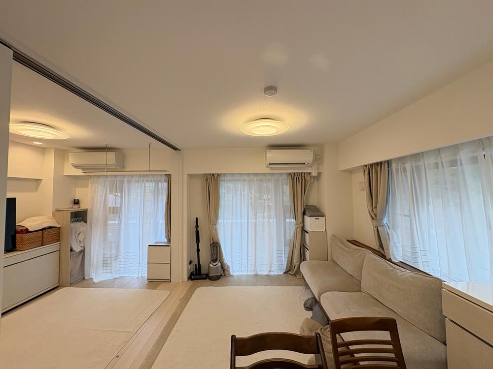 2LDK apartment in Nakano Ward, Tokyo - Photo 1