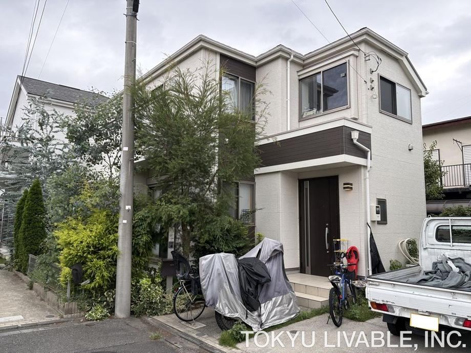 4LDK house in Komae, Tokyo - Photo 1