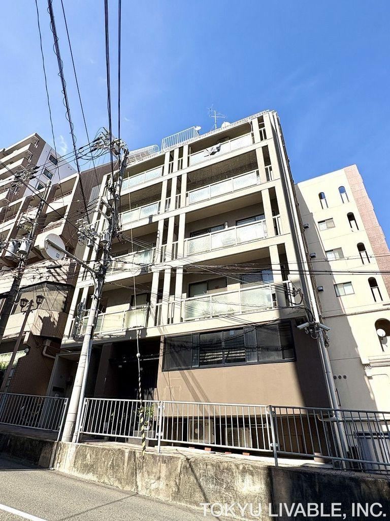 5LDK apartment in Chuo Ward, Kobe, Hyogo - Photo 1