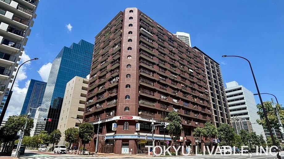 2LDK apartment in Minato Ward, Tokyo - Photo 1