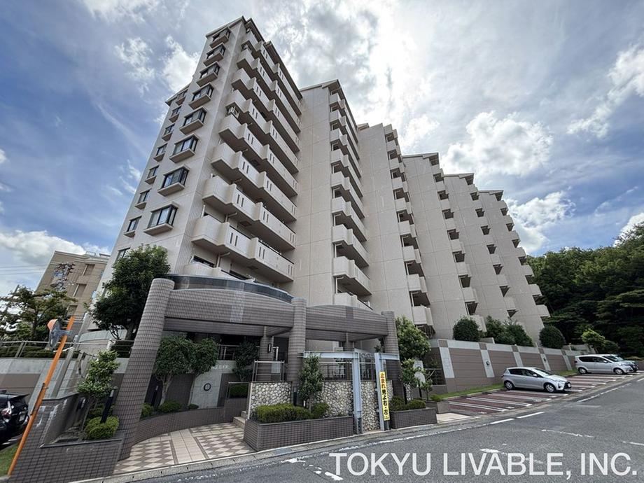 4LDK apartment in Nisshin, Aichi - Photo 1