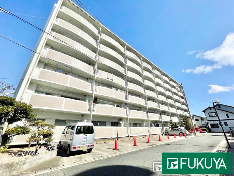 2LDK+S apartment in Himeji, Hyogo - Photo 1