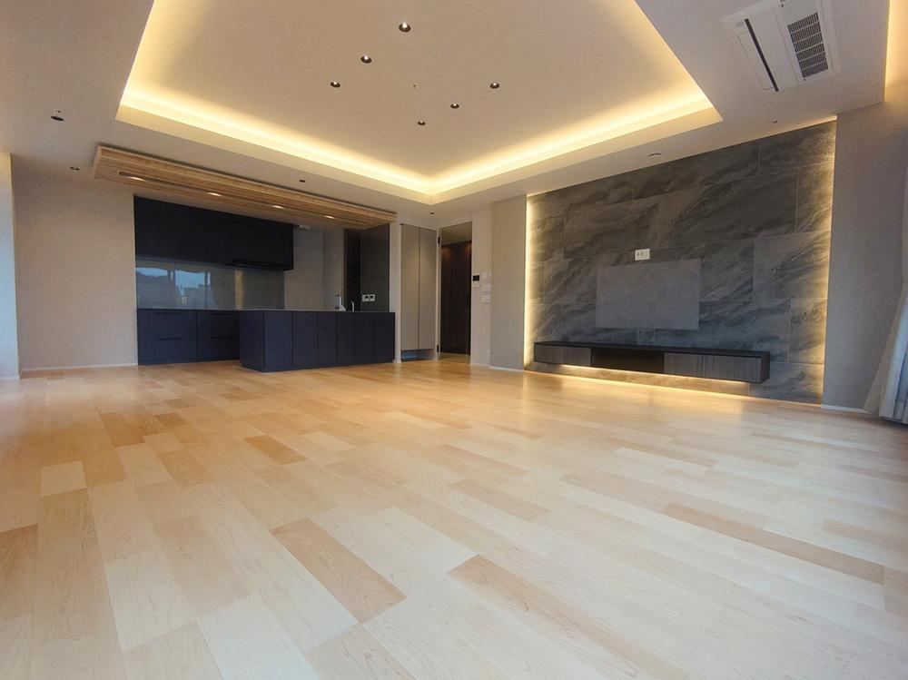 3LDK apartment in Chiyoda Ward, Tokyo - Photo 1