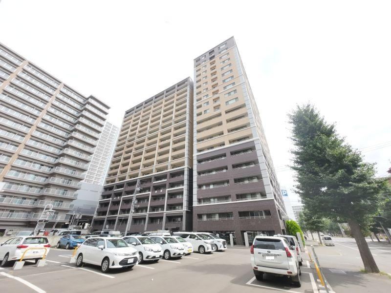 2LDK apartment in Chuo Ward, Sapporo, Hokkaido - Photo 1