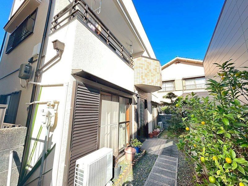 5LDK house in Takatsuki, Osaka - Photo 1