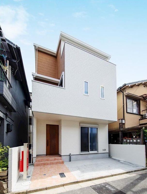 3LDK house in Takatsuki, Osaka - Photo 1