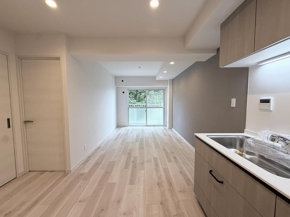 2LDK+S apartment in Nakano Ward, Tokyo - Photo 1