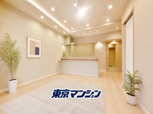1LDK+S apartment in Minato Ward, Tokyo - Photo 1