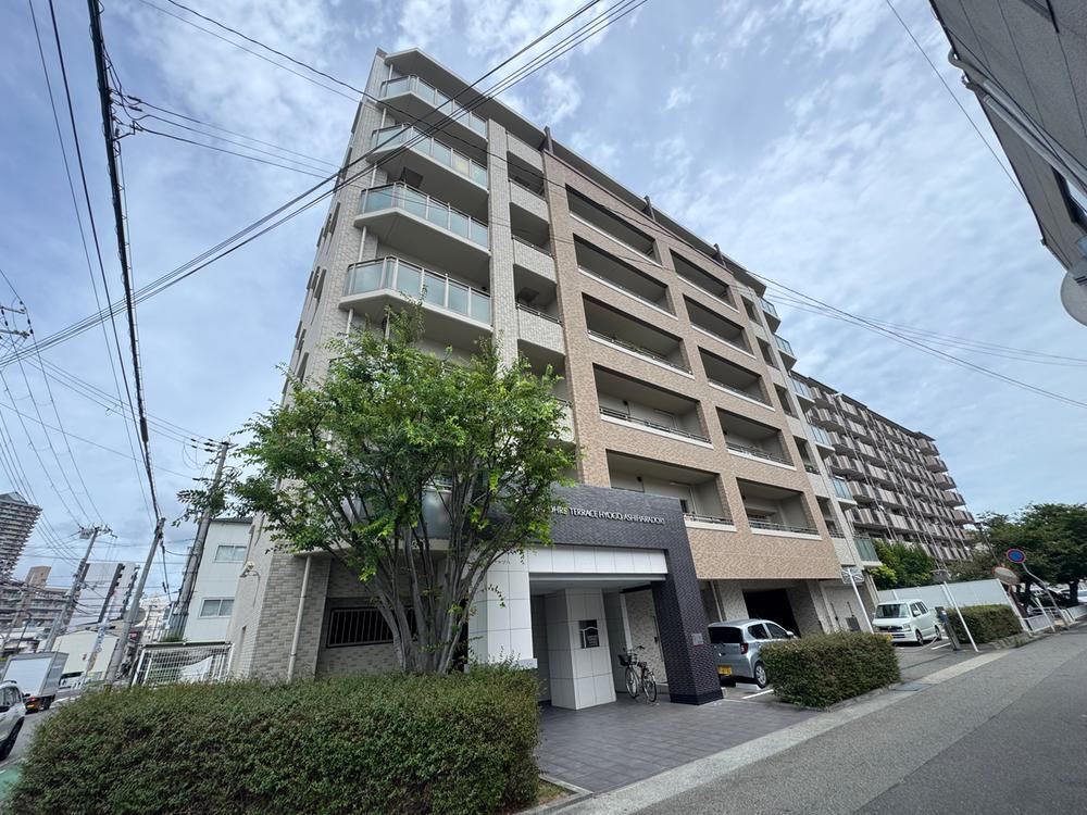 4LDK apartment in Hyogo Ward, Kobe, Hyogo - Photo 1