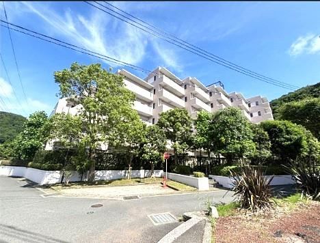 3LDK apartment in Hayama, Miura District, Kanagawa - Photo 1