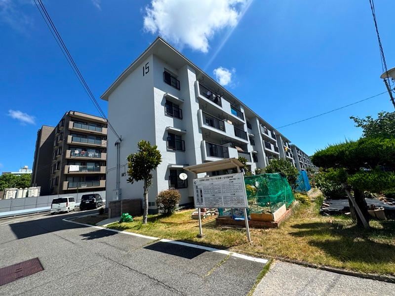 2LDK apartment in Amagasaki, Hyogo - Photo 1