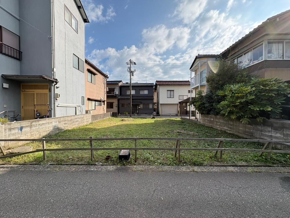 145 m² land in Kanazawa, Ishikawa - Photo 1